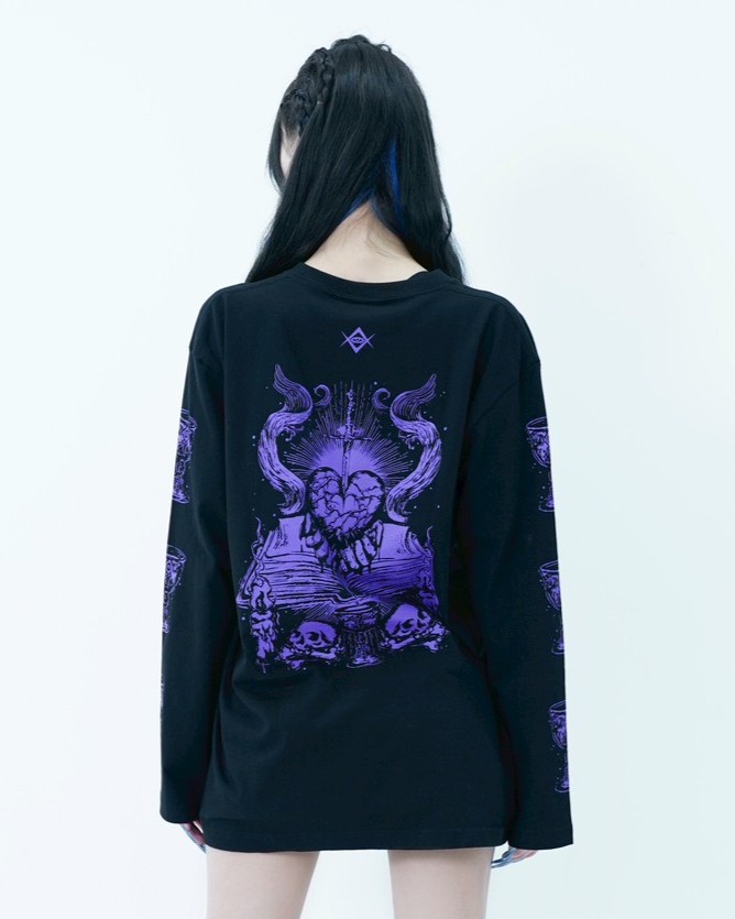 [REFLEM] Holy Grail Print Long-Sleeve Tee