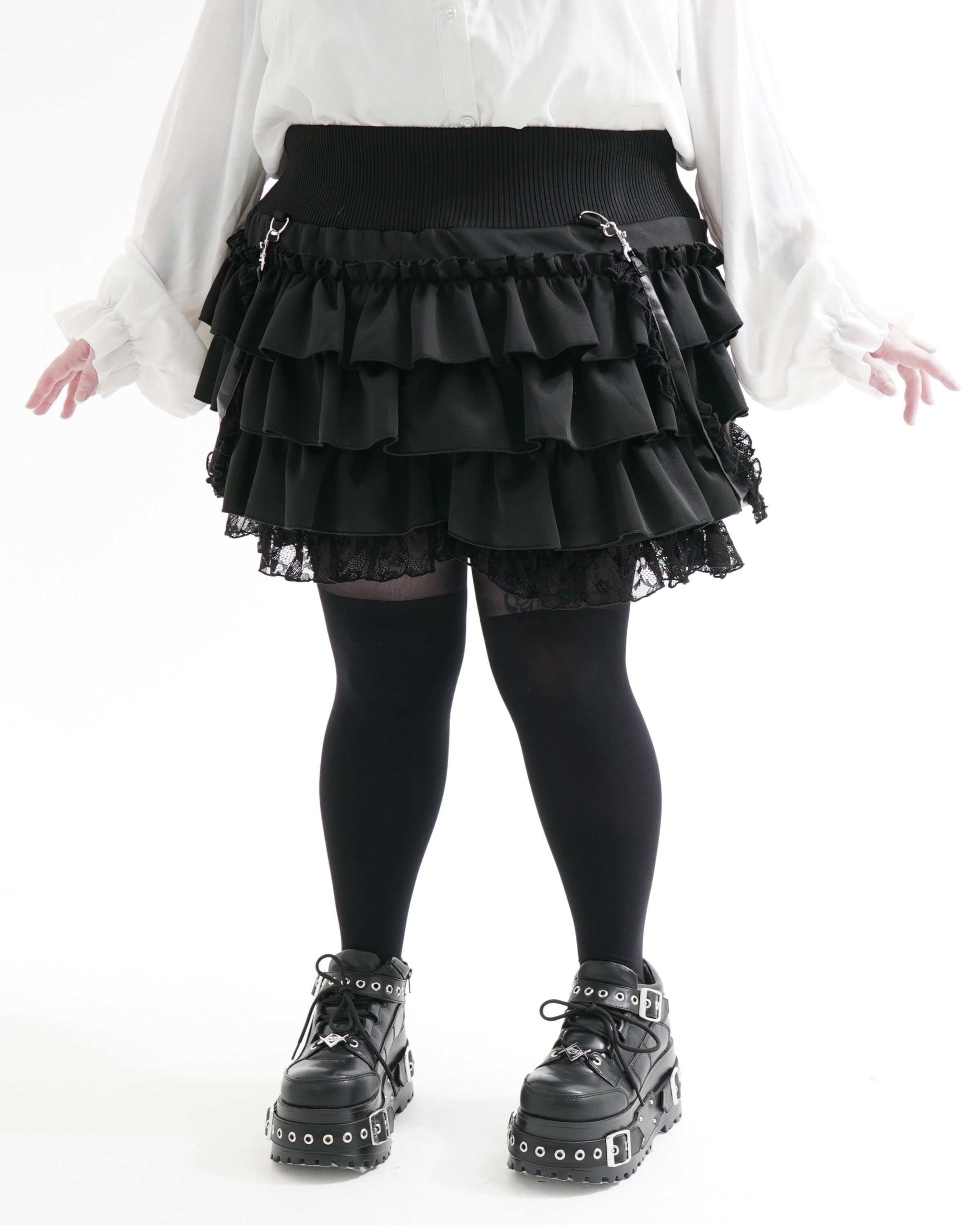[TRAVAS TOKYO] Frilly Skirt Pants with Suspenders [PLUS SIZE]