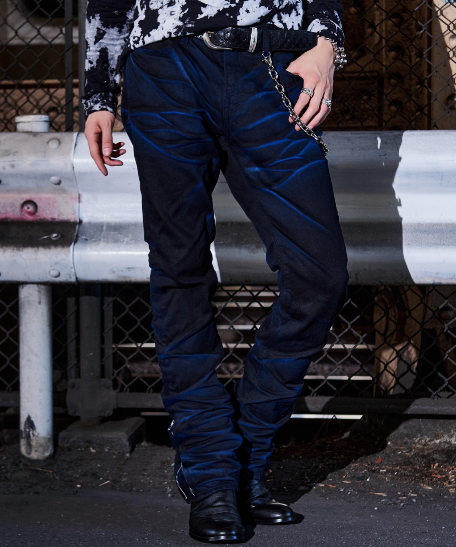 [FUGA] Three-Dimensional Processed Denim Pants with Hem Zippers