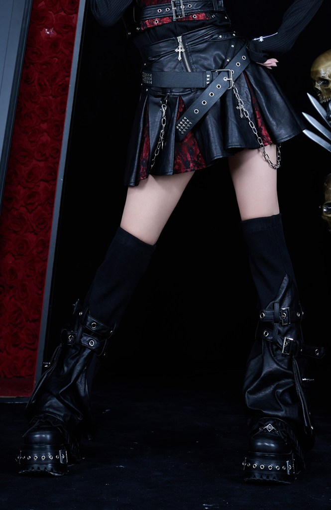 [Grrr the Lipper] Coma Leather Pleated Skirt