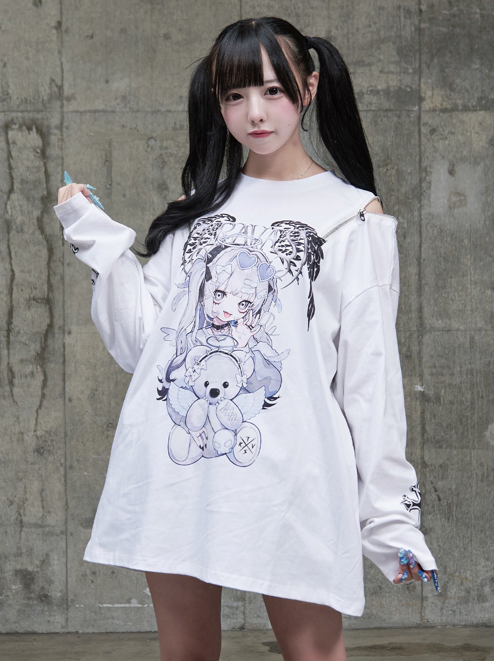 [TRAVAS TOKYO] Tira Collaboration Illustration Long-Sleeved Tee (Angel Version)